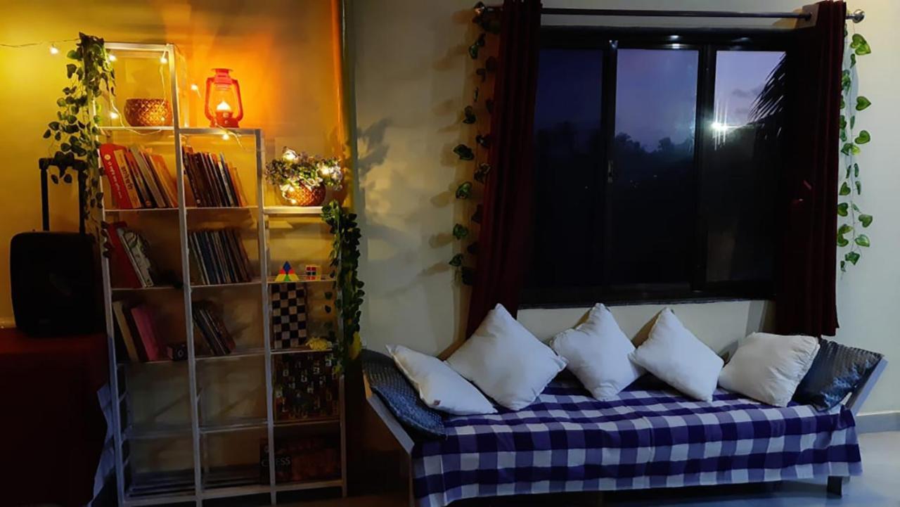 Auberge de jeunesse Costel à Mālvan Extérieur photo